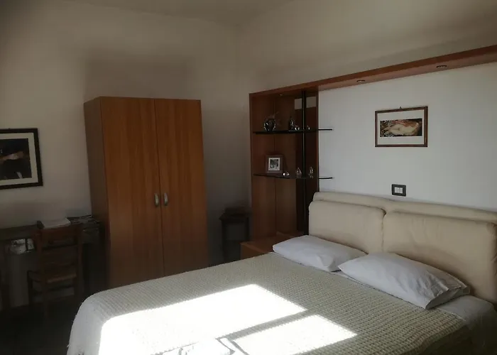 Alojamento de Acomodação e Pequeno-almoço La Panoramica 3*